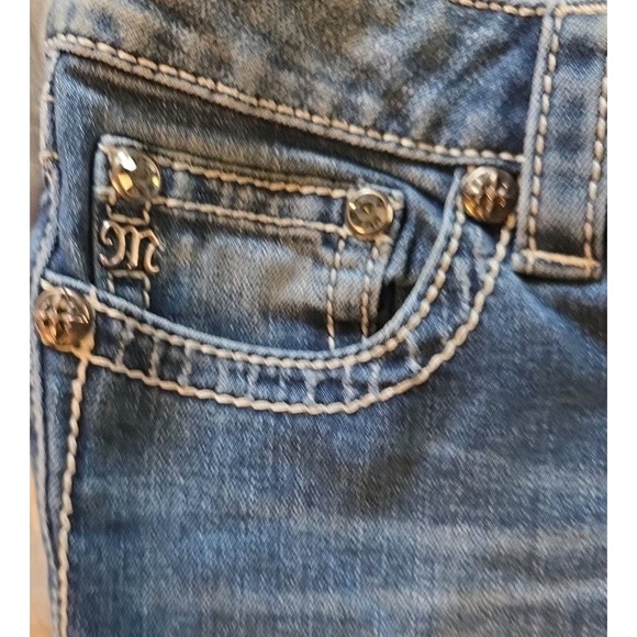 Size 29 Miss Me Jeans Women's Signature Embroidered Capri Flap Pockets Bling EUC - Picture 6 of 11
